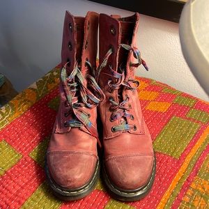 Doc Martens! Size 8. In used excellent condition. Wear 2 ways!